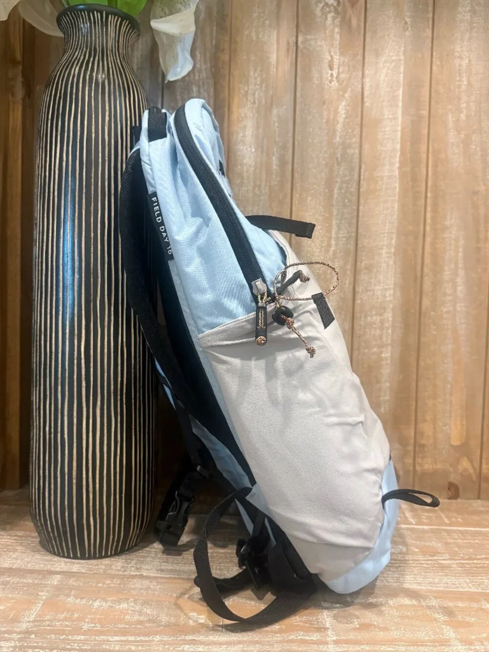Mountain Hardwear Field Day 16L Unisex Backpack Hiking College Travel Bag New